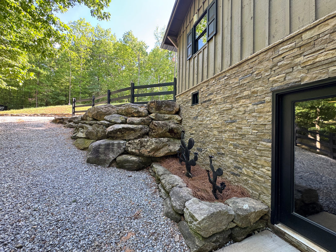 Waterfront Living on Lake Harding - Charming Rustic Cabin Retreat with Modern Comforts