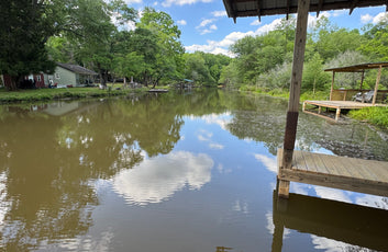 Waterfront Living on Lake Harding - Charming Rustic Cabin Retreat with Modern Comforts-8
