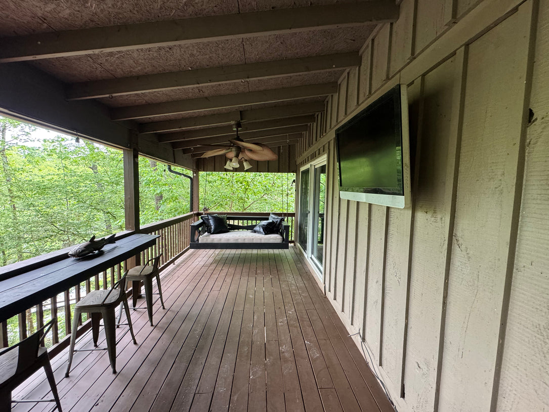Waterfront Living on Lake Harding - Charming Rustic Cabin Retreat with Modern Comforts