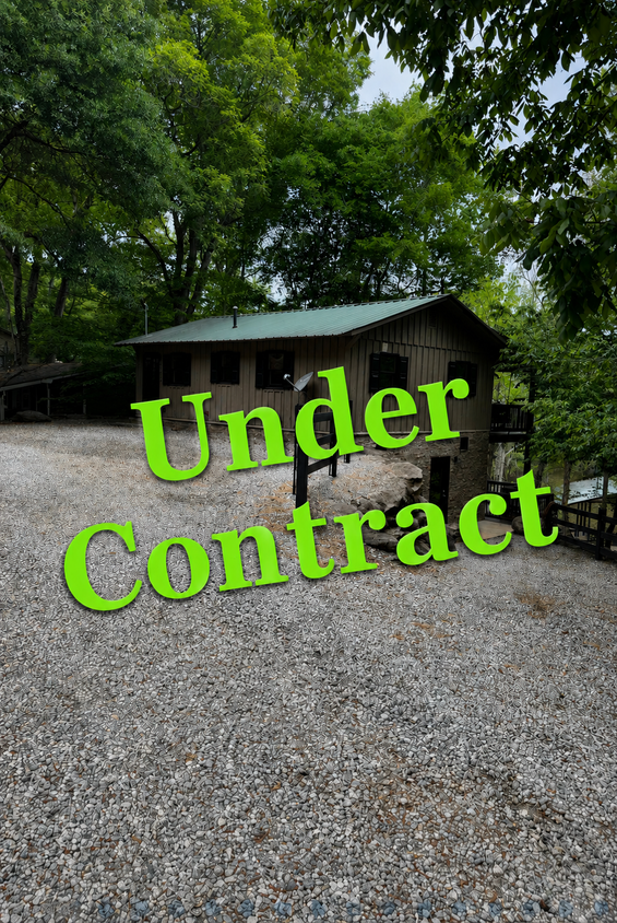 Waterfront Living on Lake Harding - Charming Rustic Cabin Retreat with Modern Comforts